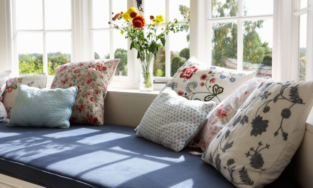 19 Window Seat Cushion Plans You Can DIY Easily