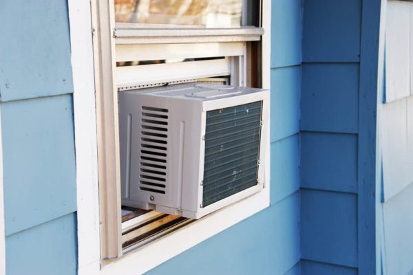 7 Best Window Air Conditioners with Heat (Reviews of 2022)