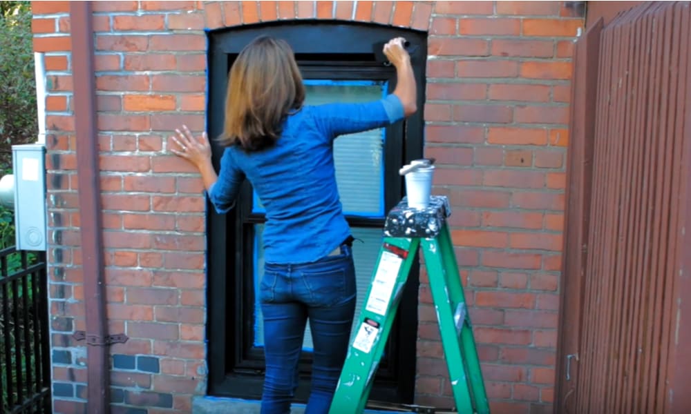 Can You Paint Vinyl Windows? (6 Easy Steps)