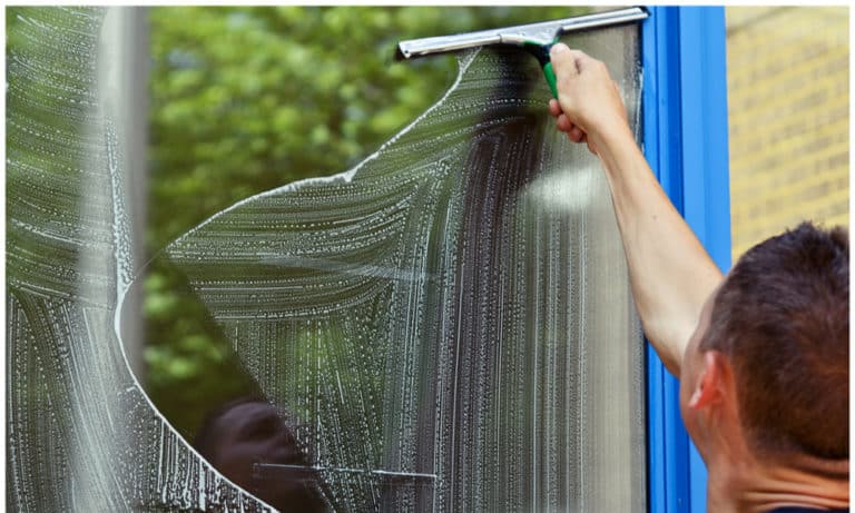 How much to charge for window cleaning? (7 Facts)
