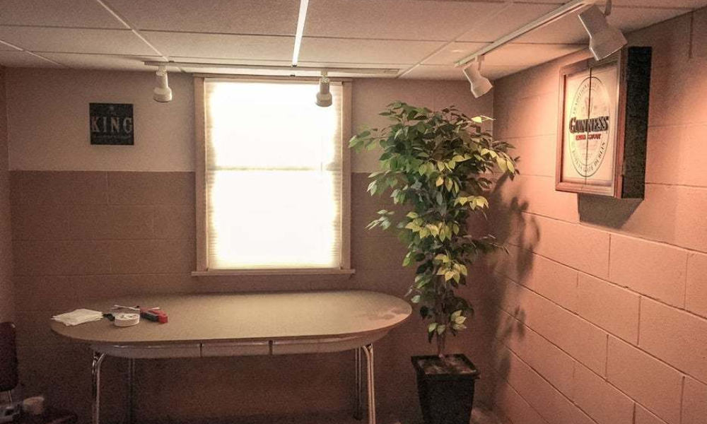 17 Easy Homemade Fake Window Plans, How To Fake Natural Light In A Basement