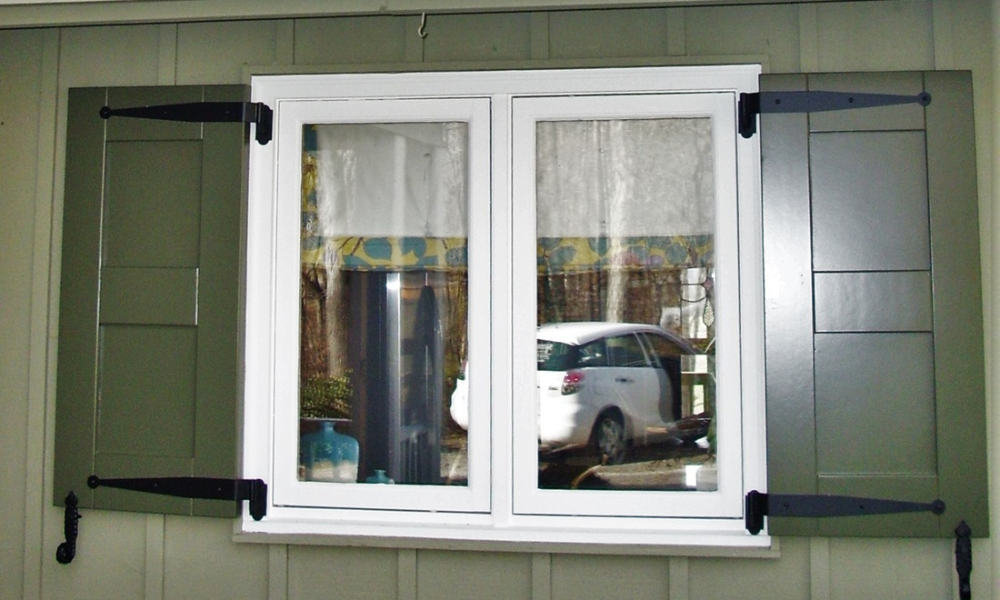 Flat-panel shutters