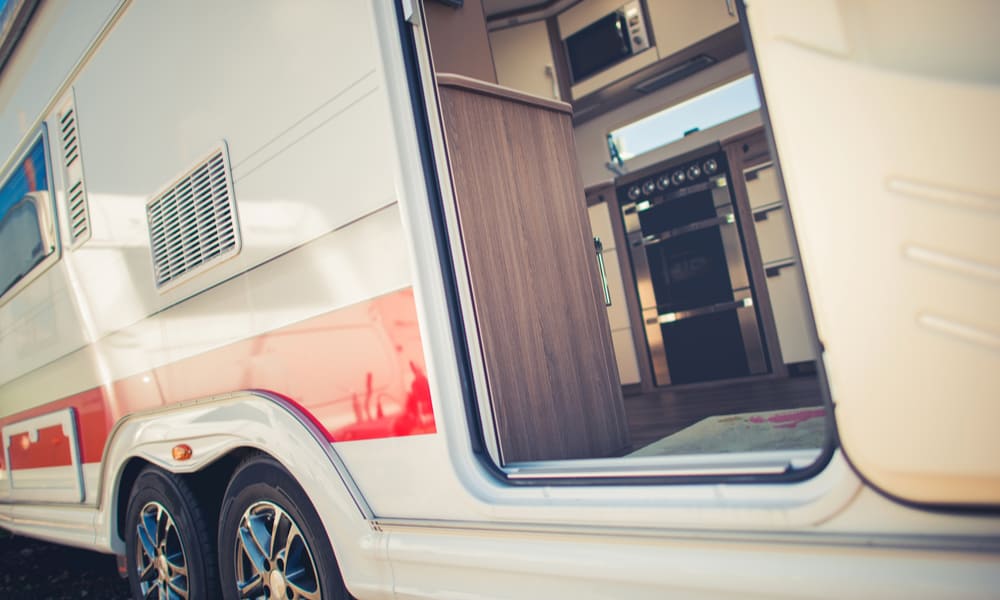6 Steps to Unlock a Camper Door Without a Key