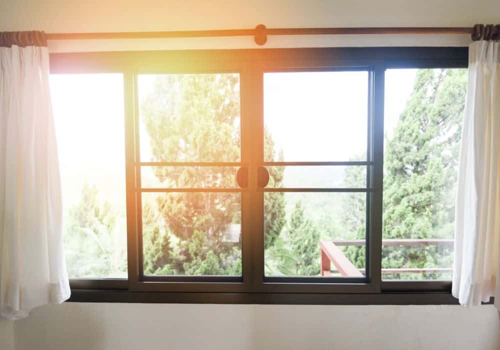 5 DIY Ways to Block Sunlight Heat from Windows