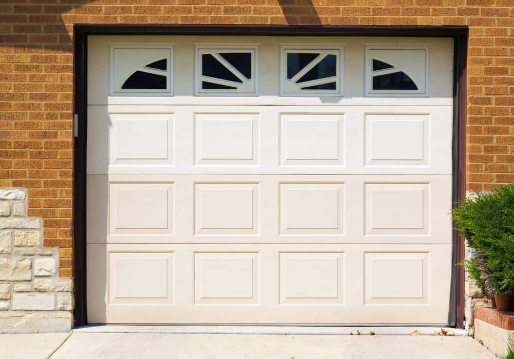 How much does installing garage windows cost