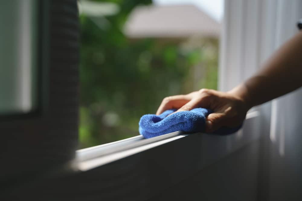 How to Clean Aluminum Window Frames