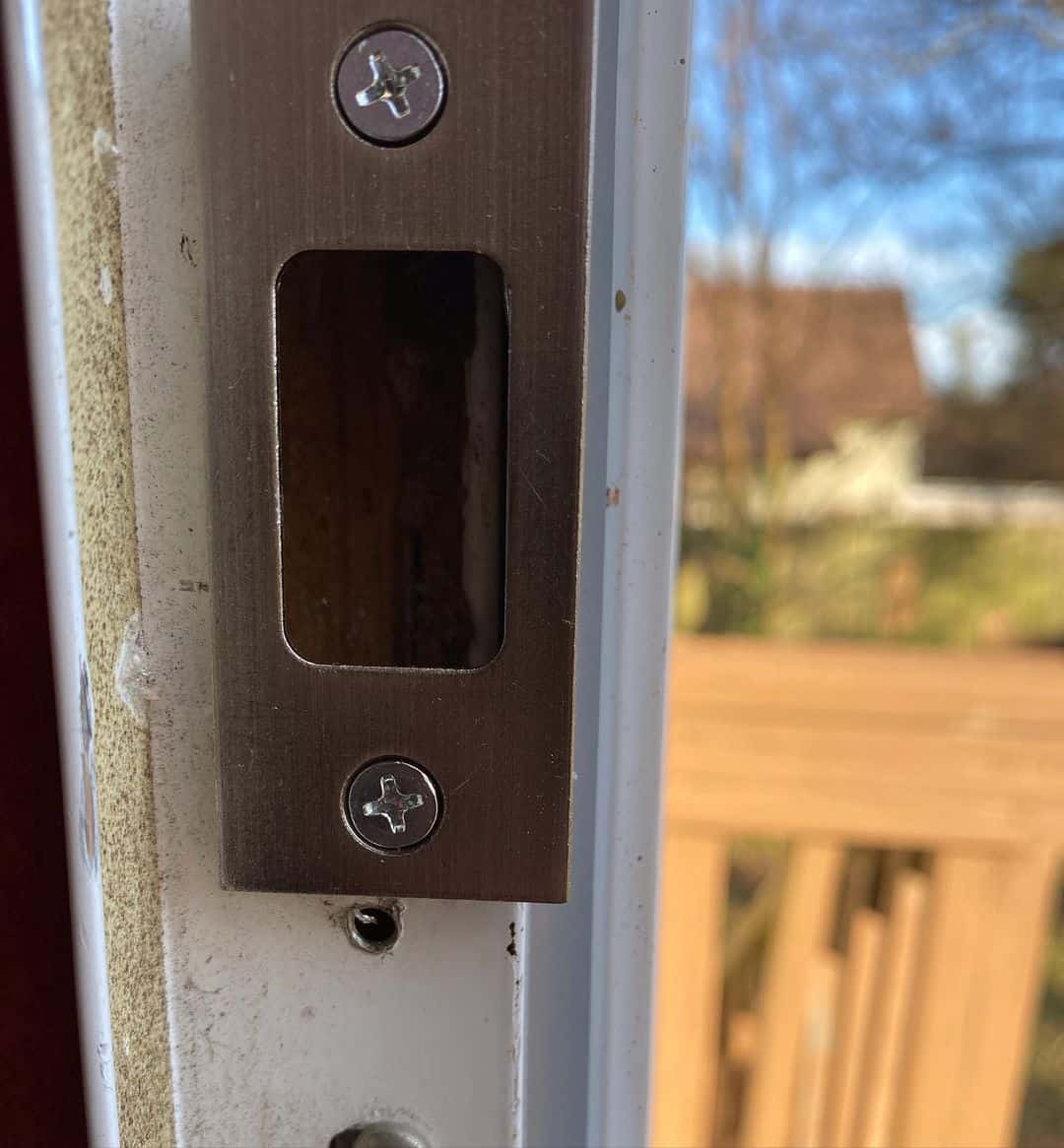 Methods Of Removing Stuck Door Latch in Door Frame