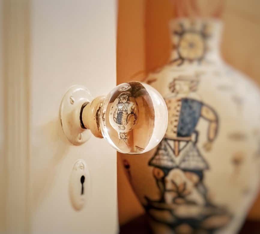 Privacy door knobs