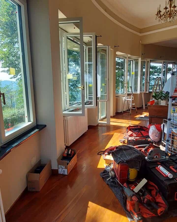 What is the best direction for the windows to get sunlight?